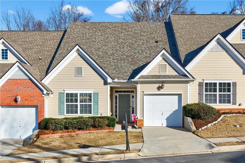 3 bedroom, 3 bathroom, 2,159 sq ft townhouse under contract at 172 Riley Circle, Dawsonville, GA 30534 — photo 3