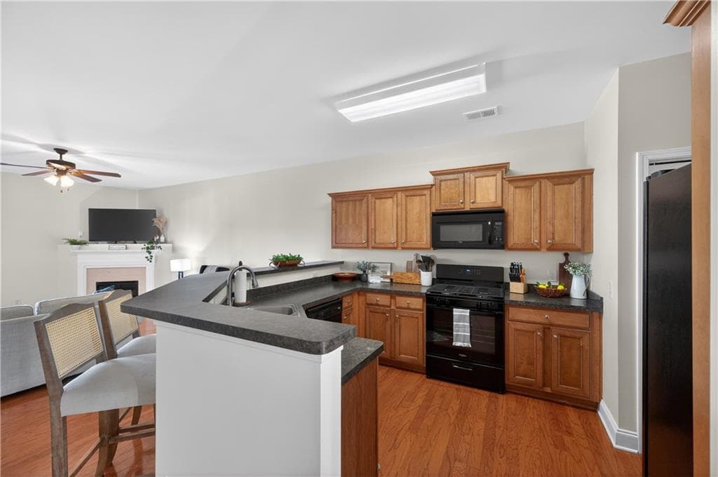 3 bedroom, 3 bathroom, 2,159 sq ft townhouse under contract at 172 Riley Circle, Dawsonville, GA 30534 — photo 5