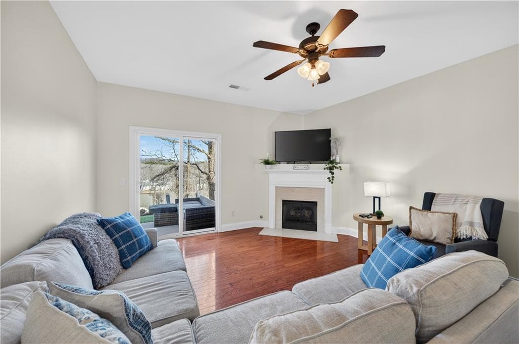 3 bedroom, 3 bathroom, 2,159 sq ft townhouse under contract at 172 Riley Circle, Dawsonville, GA 30534 — photo 10