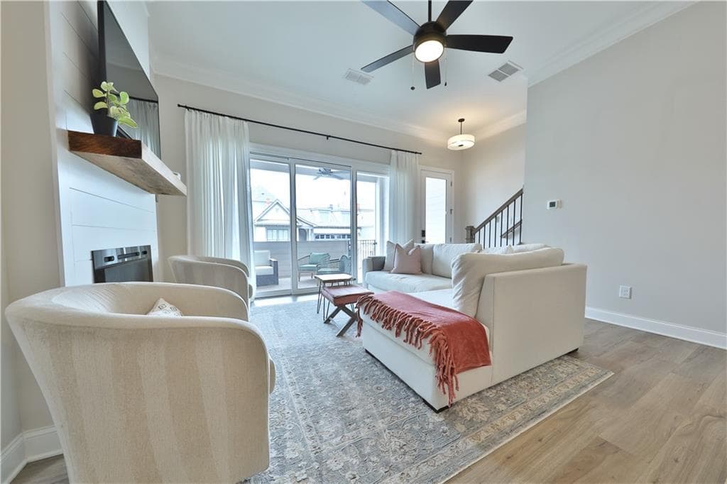 3 bedroom, 3 bathroom, 1,888 sq ft townhouse for sale at 639 Stickley Oak Way, Woodstock, GA 30189 — photo 6