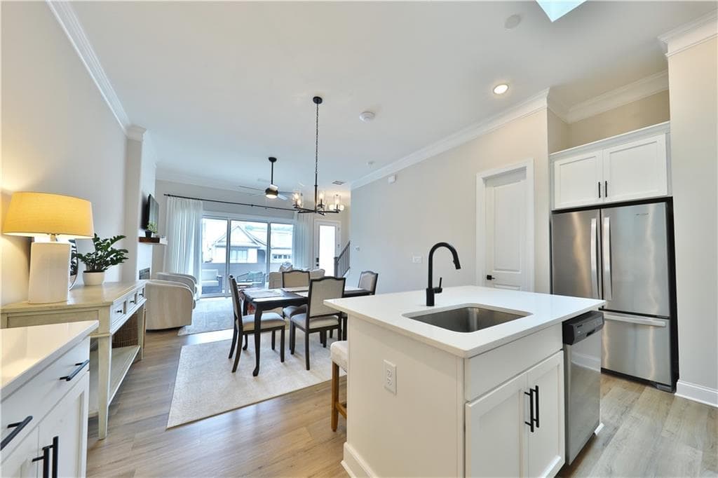 3 bedroom, 3 bathroom, 1,888 sq ft townhouse for sale at 639 Stickley Oak Way, Woodstock, GA 30189 — photo 9