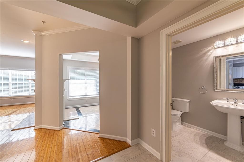 1 bedroom, 2 bathroom, 1,469 sq ft condominium for rent at 3275 Lenox Road 214, Atlanta, GA 30324 for $2,300 a month — photo 6