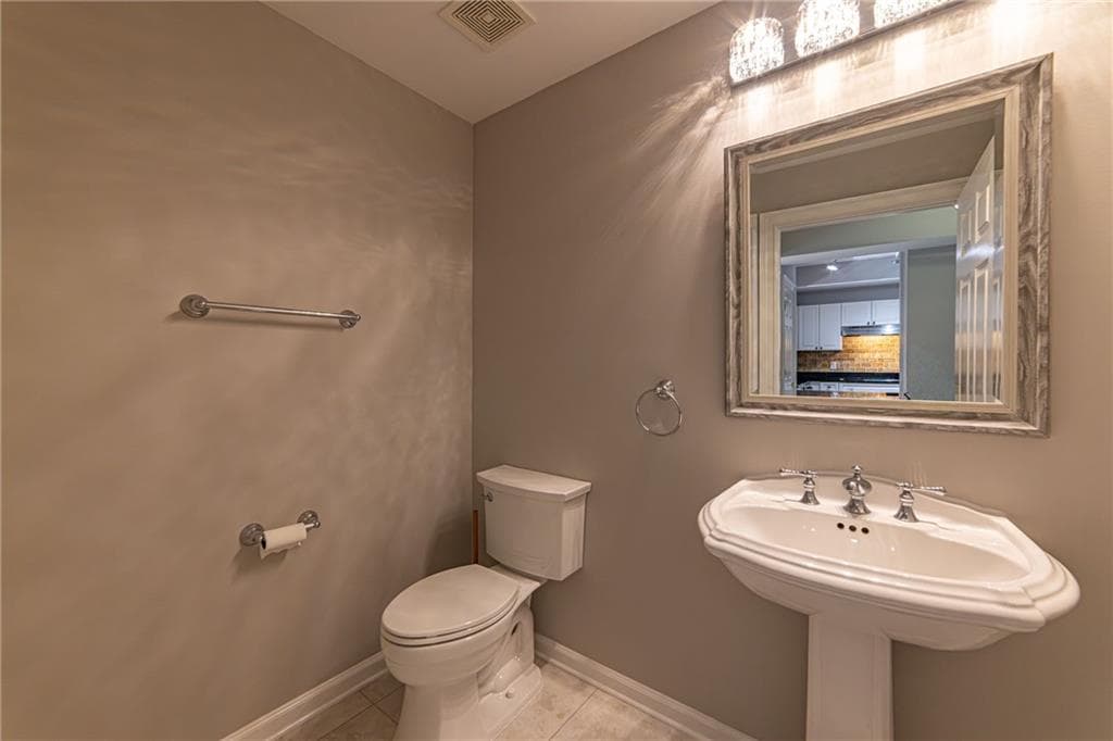 1 bedroom, 2 bathroom, 1,469 sq ft condominium for rent at 3275 Lenox Road 214, Atlanta, GA 30324 for $2,300 a month — photo 8