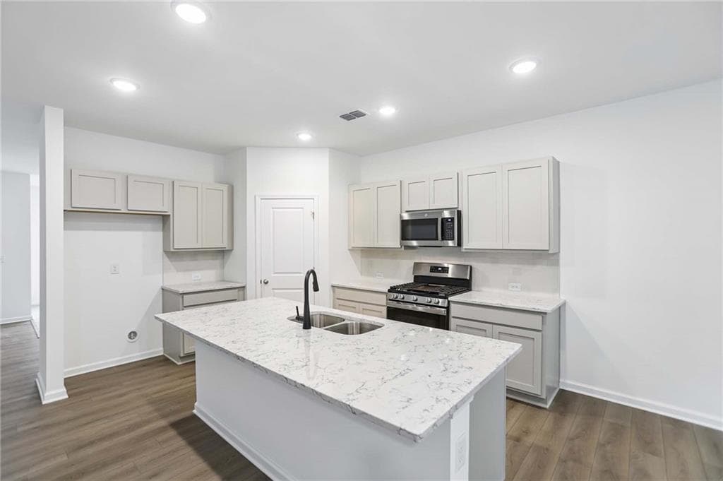 5 bedroom, 3 bathroom, 2,801 sq ft single family residence for sale at 5360 Heron Bay Boulevard, Locust Grove, GA 30248 — photo 6