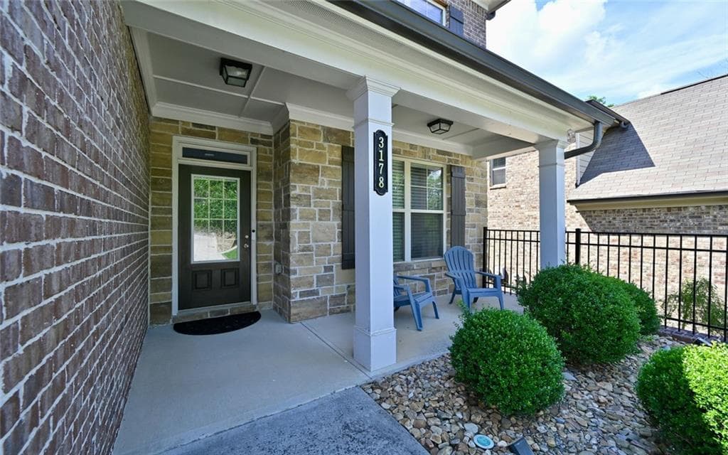 4 bedroom, 3 bathroom, 3,640 sq ft single family residence for sale at 3178 Ivy Crossing Drive, Buford, GA 30519 — photo 6