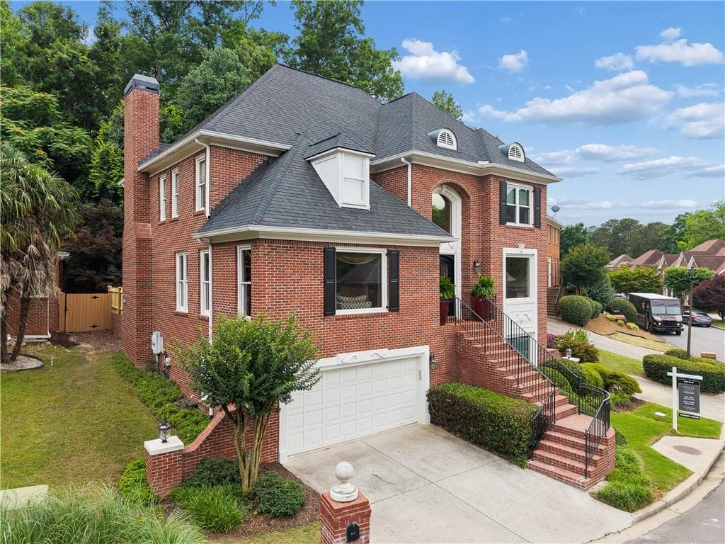 4 bedroom, 4 bathroom, 3,727 sq ft single family residence under contract at 3177 Kings Arms Court, Atlanta, GA 30345