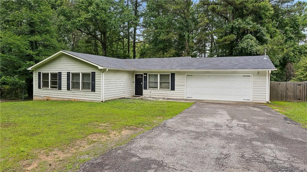 4 bedroom, 3 bathroom, 1,430 sq ft single family residence for sale at 1822 Slate Road, Ellenwood, GA 30294