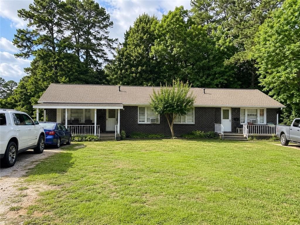 duplex sold at 260 Elks Street, Winder, GA 30680