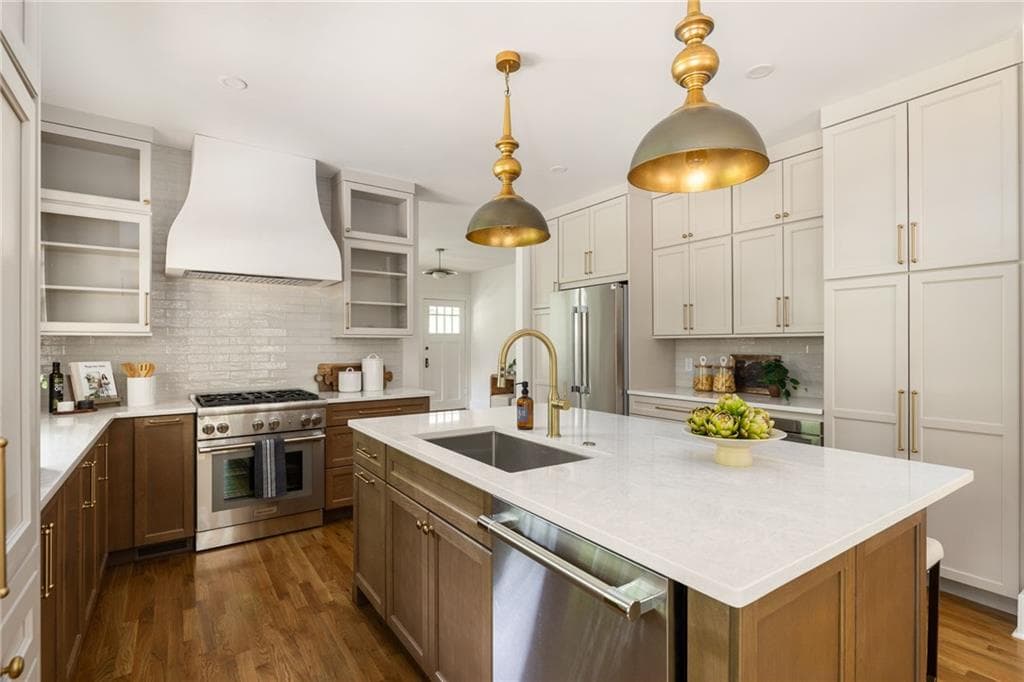 5 bedroom, 3 bathroom, 2,500 sq ft single family residence under contract at 1583 Mclendon Avenue, Atlanta, GA 30307