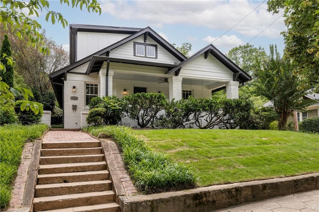 5 bedroom, 3 bathroom, 2,500 sq ft single family residence under contract at 1583 Mclendon Avenue, Atlanta, GA 30307 — photo 2