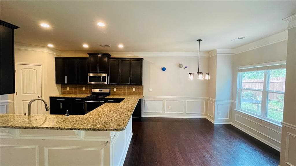 4 bedroom, 4 bathroom, 3,164 sq ft single family residence for sale at 1673 Wilson Manor Circle, Lawrenceville, GA 30045 — photo 8