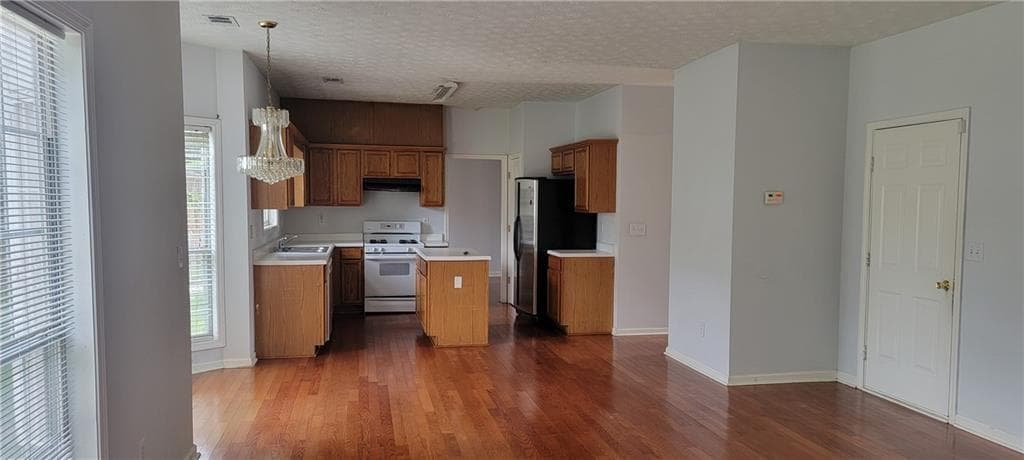 4 bedroom, 3 bathroom, 1,987 sq ft single family residence for rent at 3748 Jackson Bluff Drive, Lawrenceville, GA 30044 for $2,600 a month — photo 4
