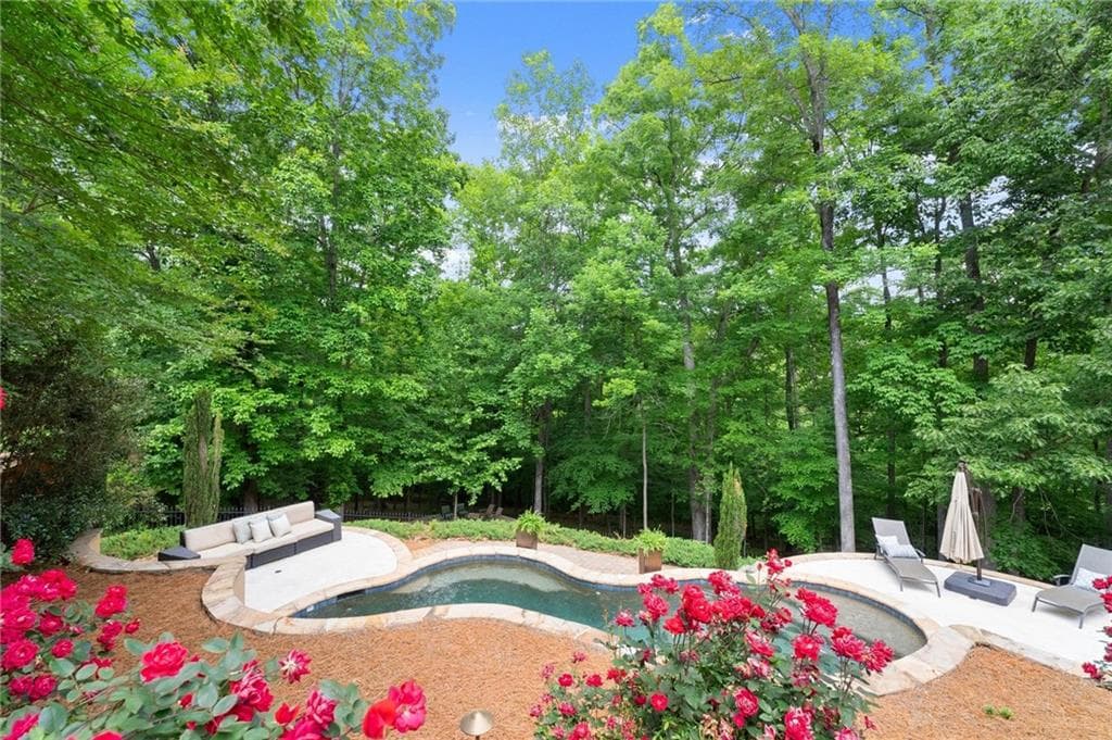 7 bedroom, 9 bathroom, 11,145 sq ft single family residence for sale at 117 Liberty Grove Pass, Alpharetta, GA 30004 — photo 6
