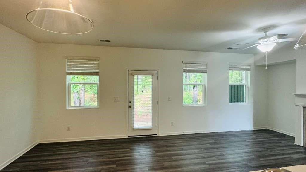 3 bedroom, 3 bathroom, 1,955 sq ft townhouse for sale at 4078 Haleston Road, Duluth, GA 30097 — photo 5