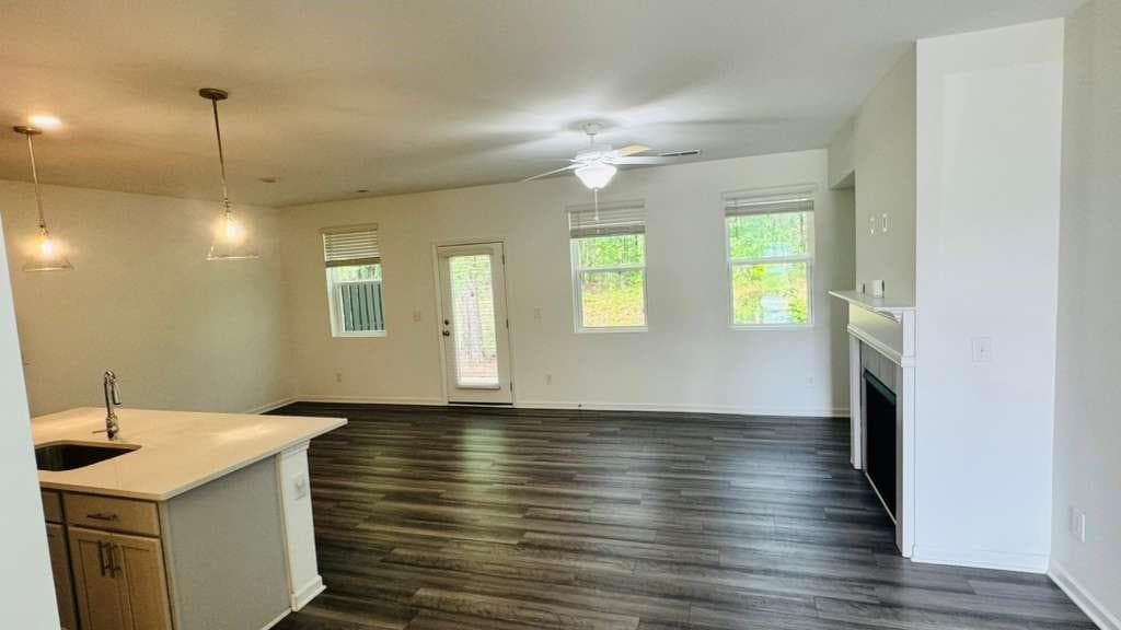 3 bedroom, 3 bathroom, 1,955 sq ft townhouse for sale at 4078 Haleston Road, Duluth, GA 30097 — photo 6