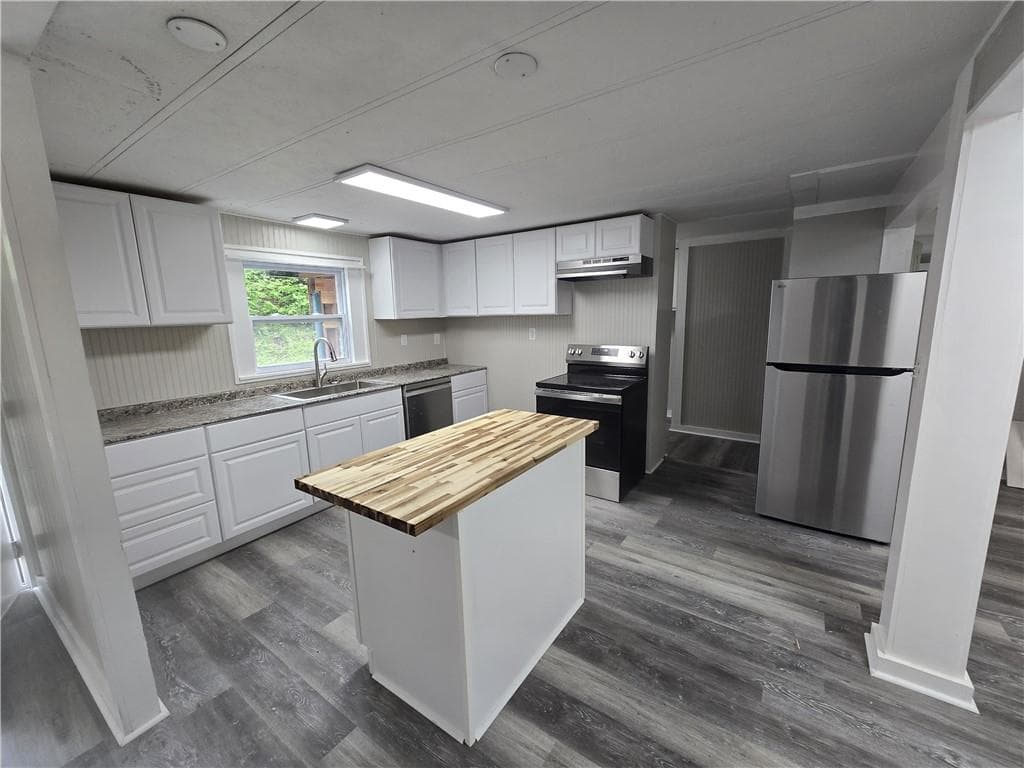 3 bedroom, 2 bathroom, 1,674 sq ft single family residence for rent at 2480 Brand Drive, Gainesville, GA 30506 for $1,690 a month — photo 8