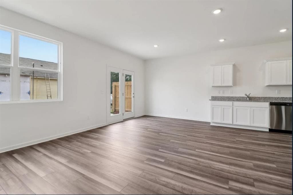 3 bedroom, 3 bathroom, 1,421 sq ft townhouse under contract at 2029 Ayla Drive, Douglasville, GA 30135 — photo 3