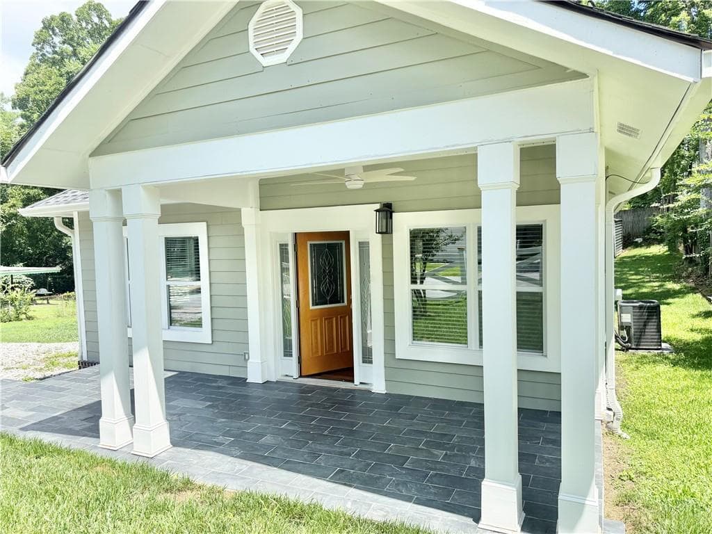 3 bedroom, 2 bathroom, 1,100 sq ft single family residence for rent at 2625 Peyton Road, Atlanta, GA 30318 for $2,300 a month — photo 4