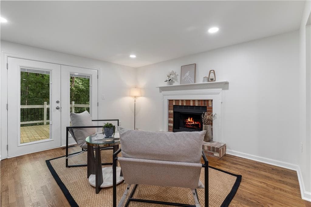 4 bedroom, 4 bathroom, 3,024 sq ft single family residence under contract at 1700 Ellenwood Drive, Roswell, GA 30075 — photo 6