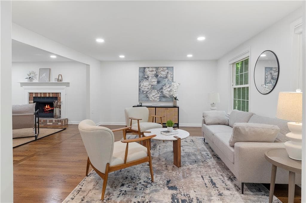 4 bedroom, 4 bathroom, 3,024 sq ft single family residence under contract at 1700 Ellenwood Drive, Roswell, GA 30075 — photo 7