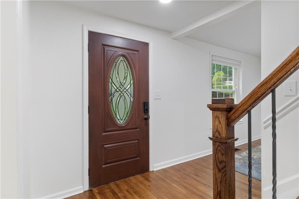 4 bedroom, 4 bathroom, 3,024 sq ft single family residence under contract at 1700 Ellenwood Drive, Roswell, GA 30075 — photo 5