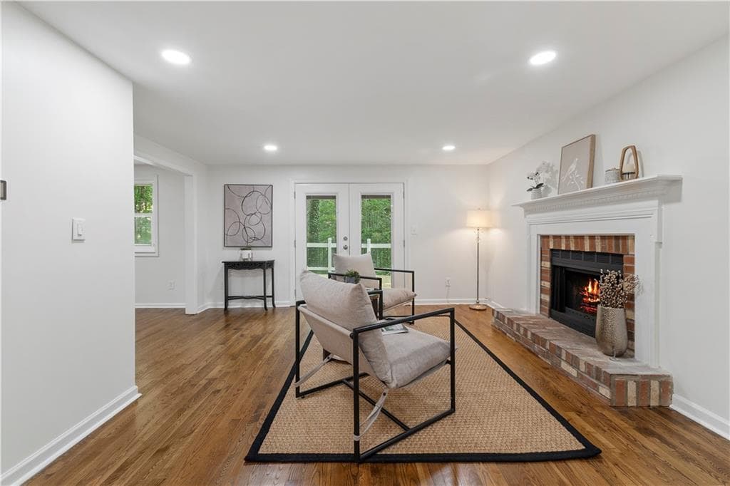4 bedroom, 4 bathroom, 3,024 sq ft single family residence under contract at 1700 Ellenwood Drive, Roswell, GA 30075 — photo 9