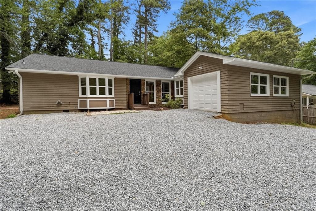 2 bedroom, 2 bathroom, 1,344 sq ft single family residence for sale at 1250 Allendale Drive, Cumming, GA 30041 — photo 1 of 31