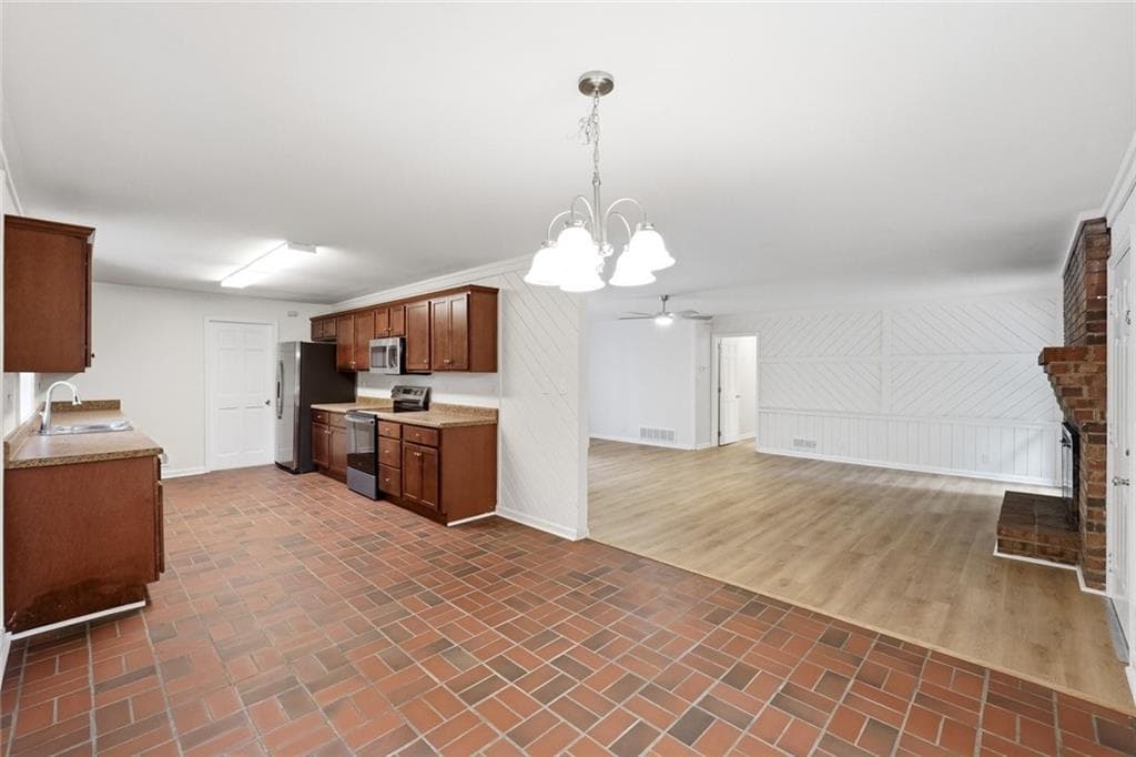 2 bedroom, 2 bathroom, 1,344 sq ft single family residence for sale at 1250 Allendale Drive, Cumming, GA 30041 — photo 9