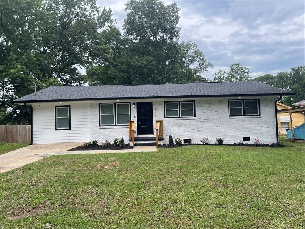 4 bedroom, 2 bathroom, 1,248 sq ft single family residence under contract at 500 SE Hutchens Road, Atlanta, GA 30354