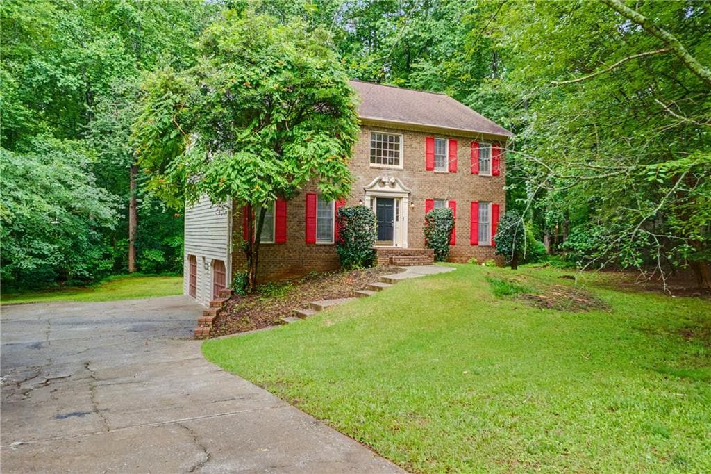 4 bedroom, 3 bathroom, 2,720 sq ft single family residence for sale at 140 Millwood Lane, Fayetteville, GA 30214 — photo 1 of 49