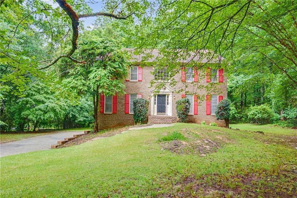 4 bedroom, 3 bathroom, 2,720 sq ft single family residence for sale at 140 Millwood Lane, Fayetteville, GA 30214 — photo 2