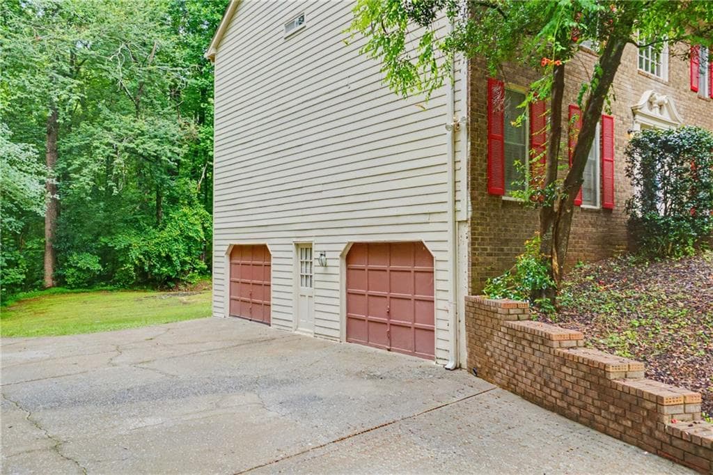 4 bedroom, 3 bathroom, 2,720 sq ft single family residence for sale at 140 Millwood Lane, Fayetteville, GA 30214 — photo 3