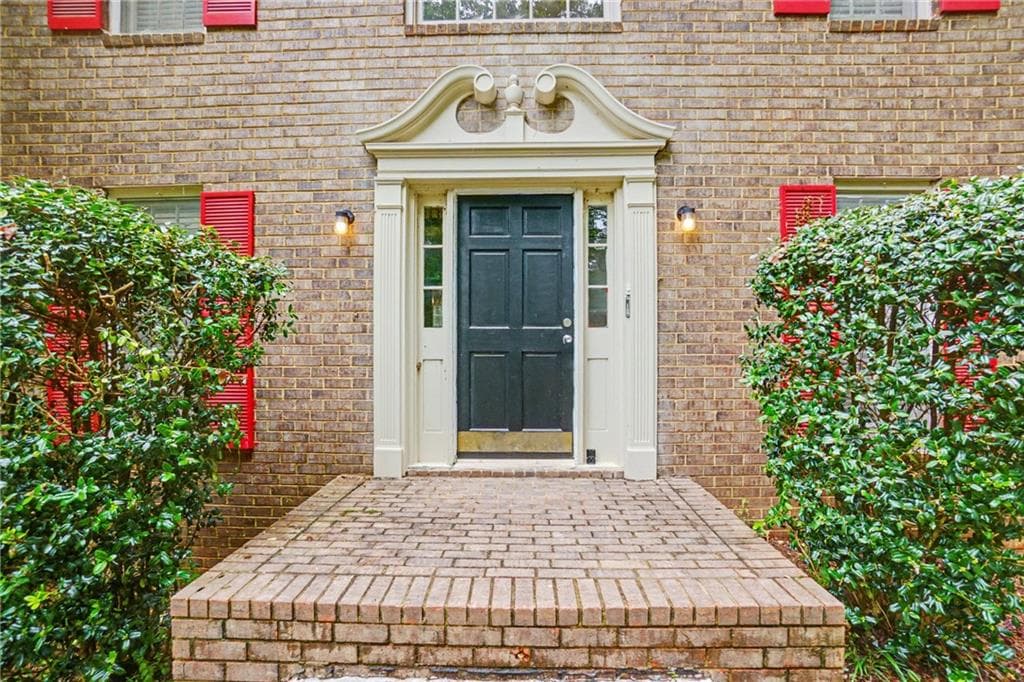 4 bedroom, 3 bathroom, 2,720 sq ft single family residence for sale at 140 Millwood Lane, Fayetteville, GA 30214 — photo 4