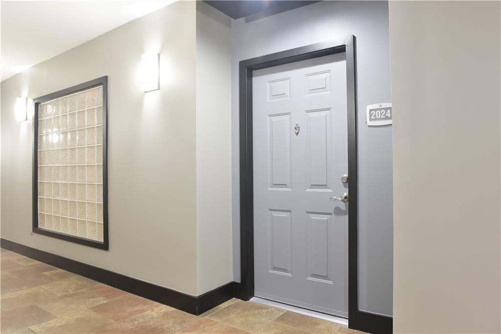 2 bedroom, 2 bathroom, 1,166 sq ft condominium for sale at 390 17th Street 2024, Atlanta, GA 30363