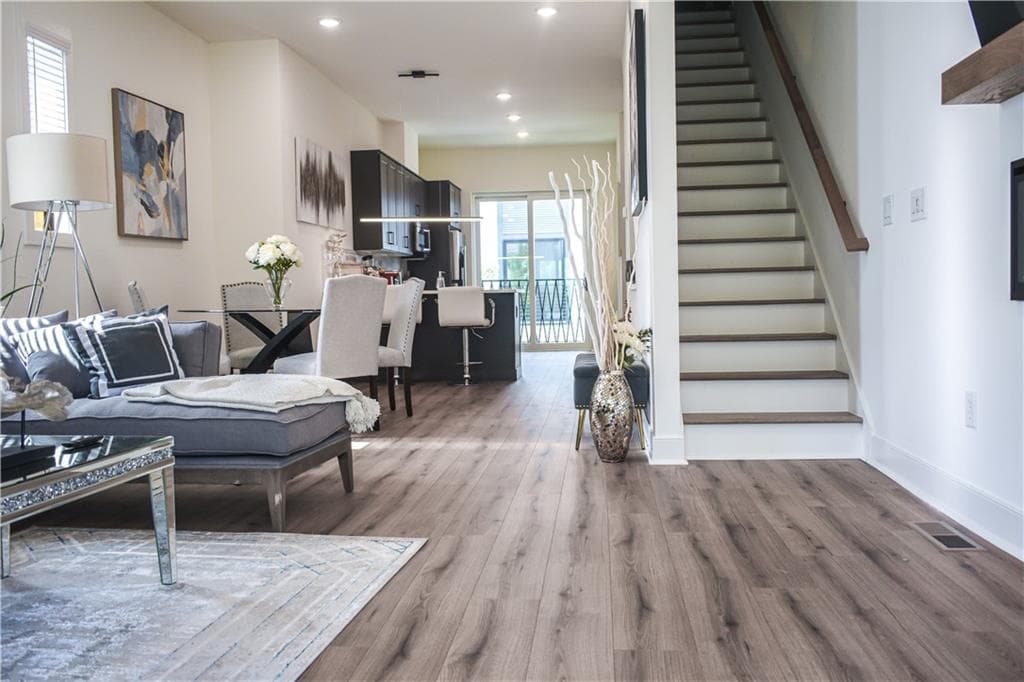 2 bedroom, 3 bathroom, 1,454 sq ft townhouse for sale at 2199 Lenox Road 17, Atlanta, GA 30324 — photo 8
