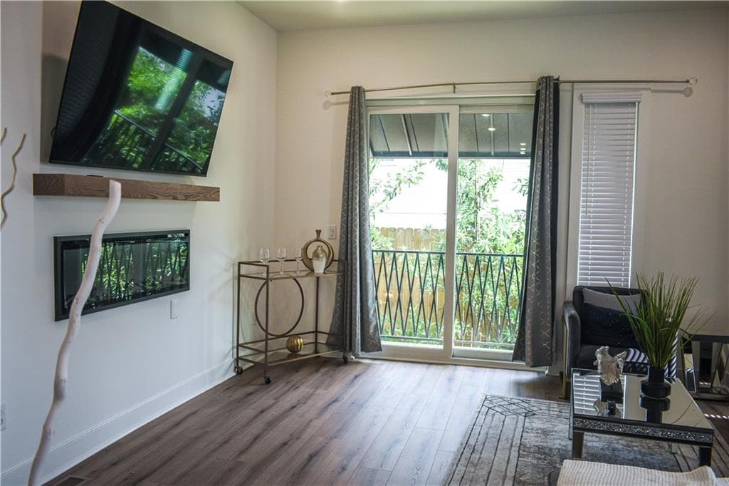 2 bedroom, 3 bathroom, 1,454 sq ft townhouse for sale at 2199 Lenox Road 17, Atlanta, GA 30324 — photo 9