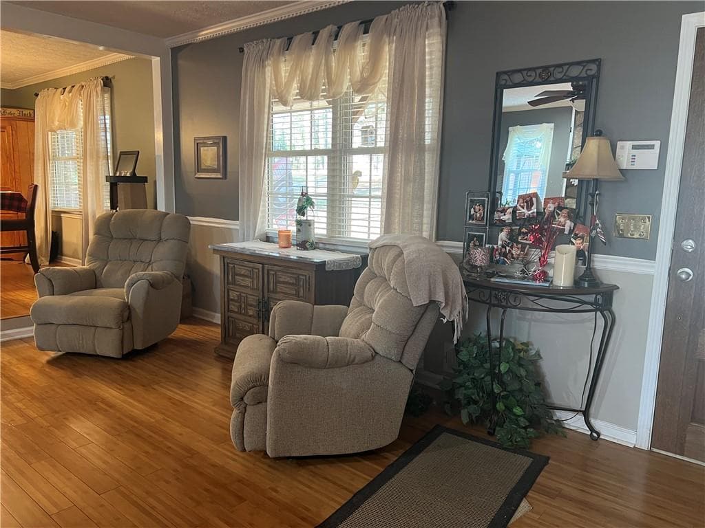 4 bedroom, 3 bathroom, 1,641 sq ft single family residence under contract at 313 Chattahoochee Way, Woodstock, GA 30188 — photo 5