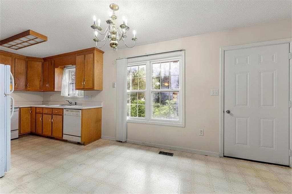 3 bedroom, 2 bathroom, 1,454 sq ft single family residence for sale at 1480 E Broad Street, Athens, GA 30601 — photo 5