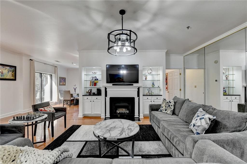 2 bedroom, 3 bathroom, 1,798 sq ft condominium under contract at 2865 Lenox Road 409, Atlanta, GA 30324 — photo 4