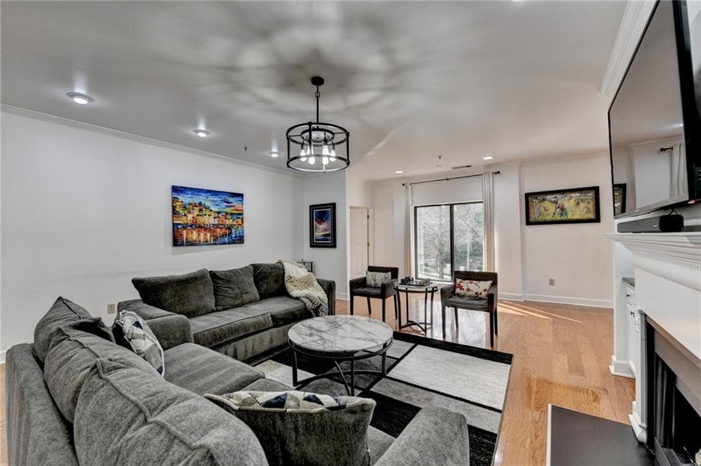 2 bedroom, 3 bathroom, 1,798 sq ft condominium under contract at 2865 Lenox Road 409, Atlanta, GA 30324 — photo 5