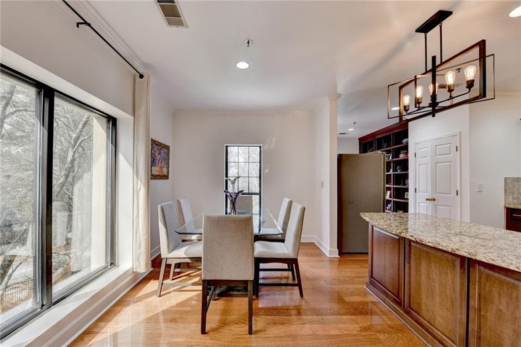 2 bedroom, 3 bathroom, 1,798 sq ft condominium under contract at 2865 Lenox Road 409, Atlanta, GA 30324 — photo 8