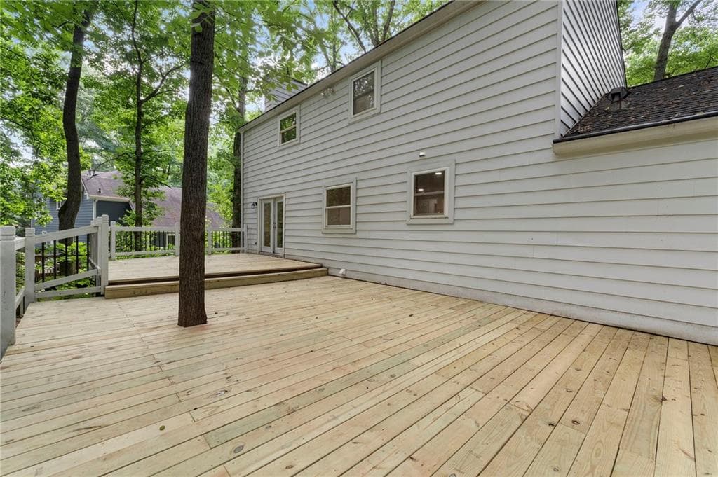 4 bedroom, 4 bathroom, 3,024 sq ft single family residence under contract at 1700 Ellenwood Drive, Roswell, GA 30075 — photo 4