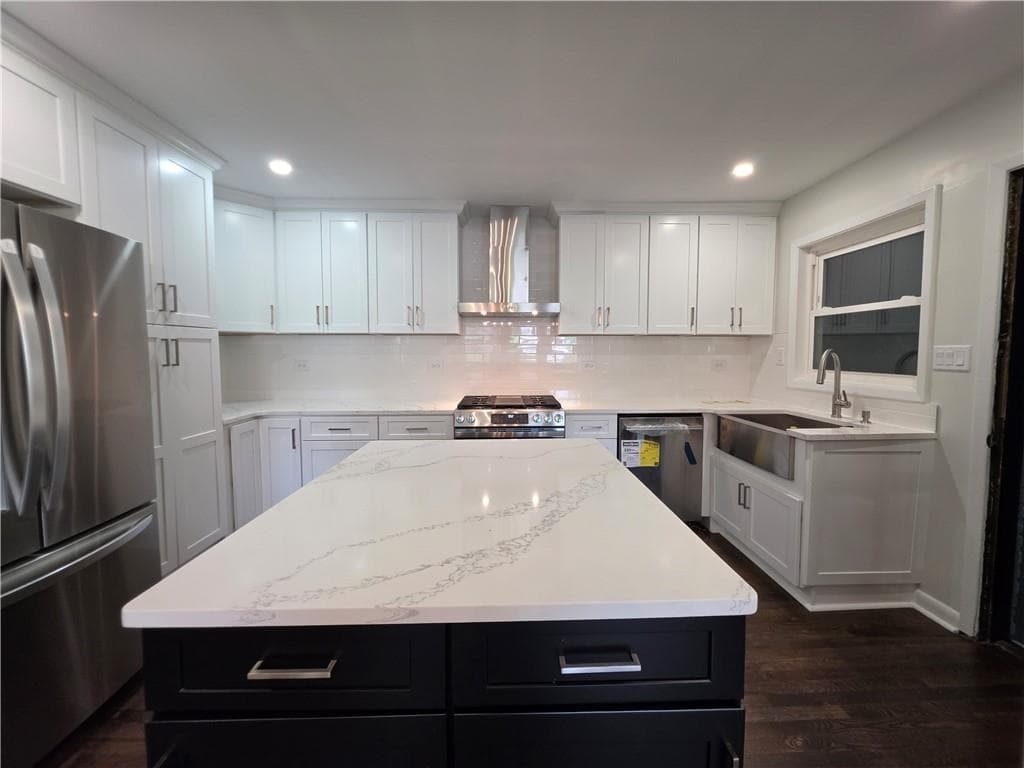 4 bedroom, 3 bathroom, 2,779 sq ft single family residence under contract at 3833 Leander Court, Tucker, GA 30084 — photo 5