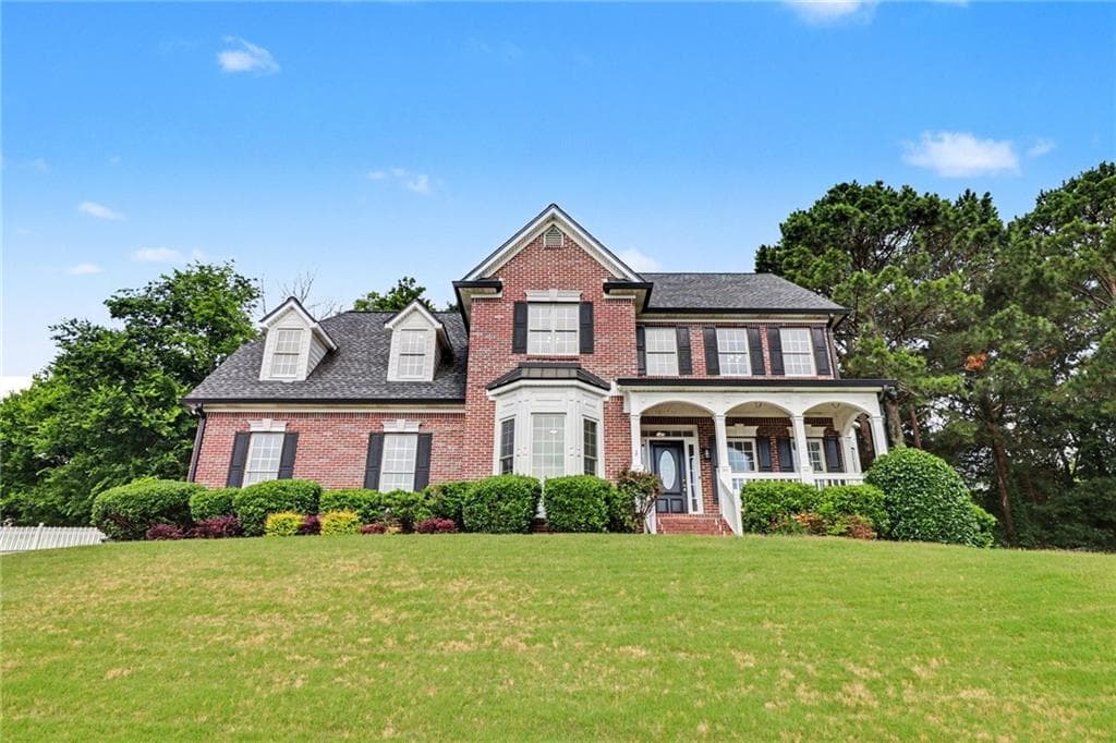 3 bedroom, 3 bathroom, 2,324 sq ft single family residence under contract at 130 Oakhurst Terrace, Calhoun, GA 30701