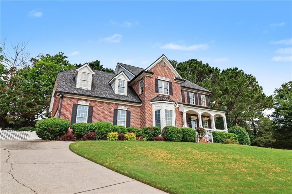 3 bedroom, 3 bathroom, 2,324 sq ft single family residence under contract at 130 Oakhurst Terrace, Calhoun, GA 30701 — photo 2