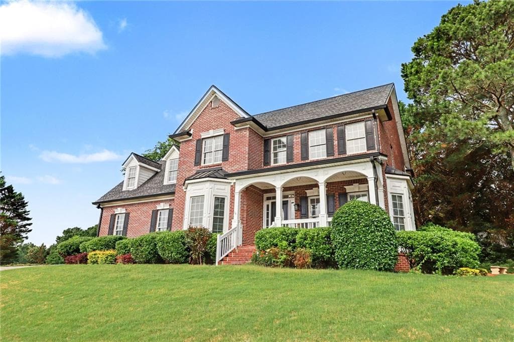 3 bedroom, 3 bathroom, 2,324 sq ft single family residence under contract at 130 Oakhurst Terrace, Calhoun, GA 30701 — photo 3