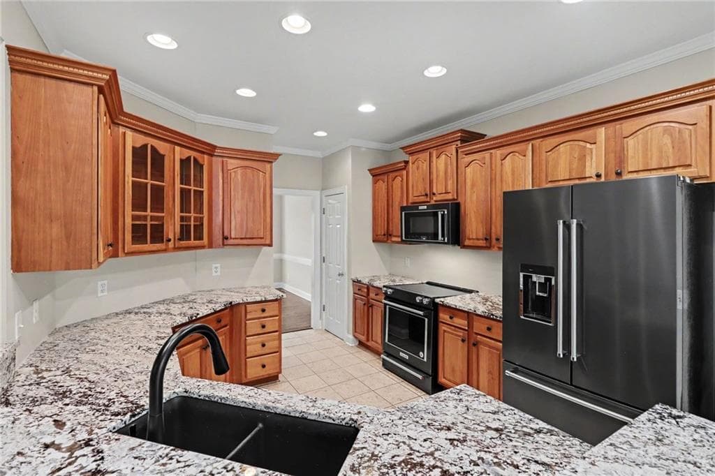 3 bedroom, 3 bathroom, 2,324 sq ft single family residence under contract at 130 Oakhurst Terrace, Calhoun, GA 30701 — photo 10