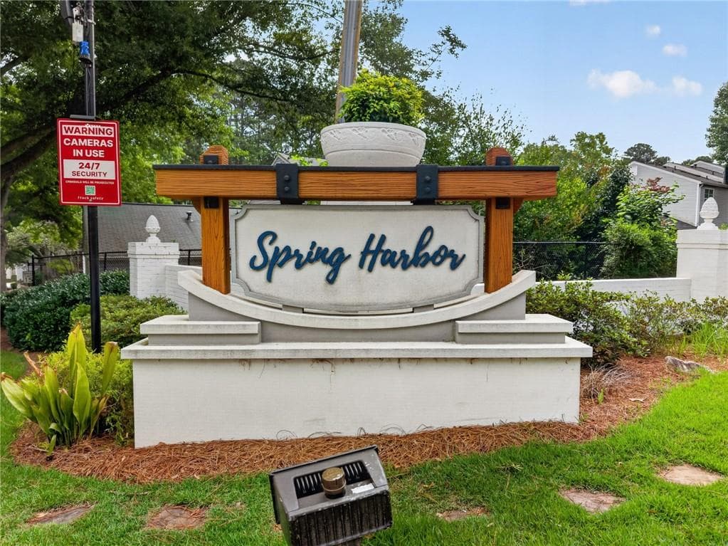 3 bedroom, 3 bathroom, 1,408 sq ft townhouse for sale at 3380 Bayshore Drive, Atlanta, GA 30340