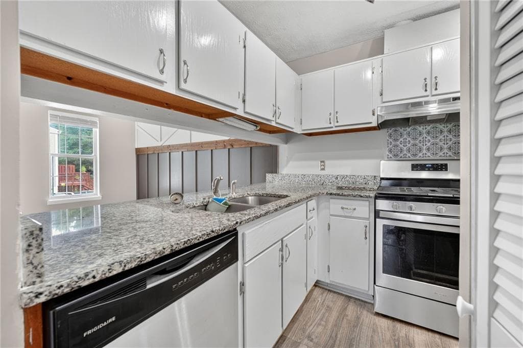 3 bedroom, 3 bathroom, 1,408 sq ft townhouse for sale at 3380 Bayshore Drive, Atlanta, GA 30340 — photo 6