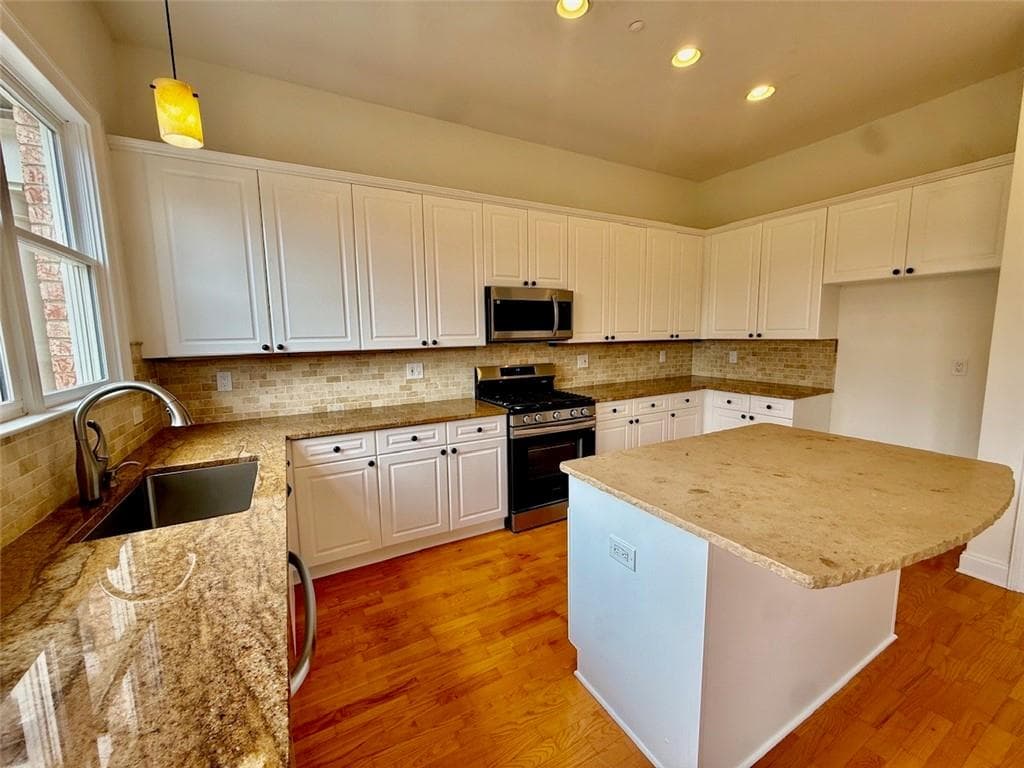 3 bedroom, 4 bathroom, 3,302 sq ft townhouse under contract at 1421 Montclair Court 11, Smyrna, GA 30080 — photo 5